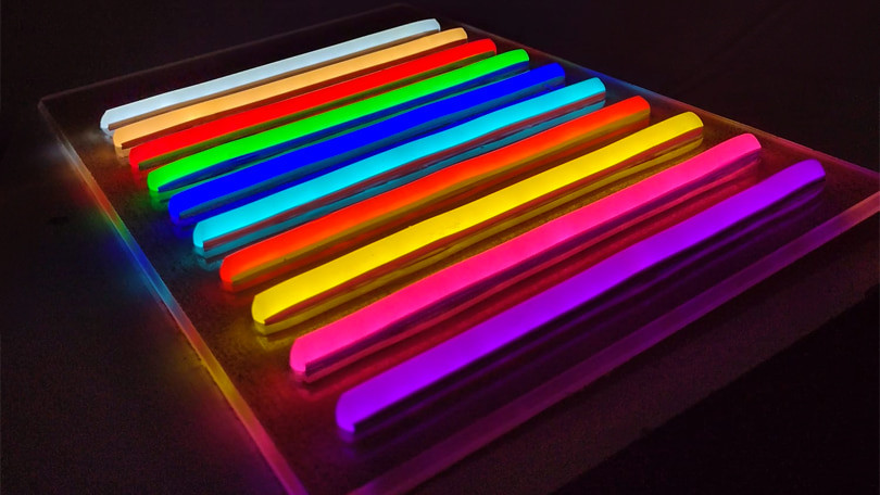 Neón led colores encendidos